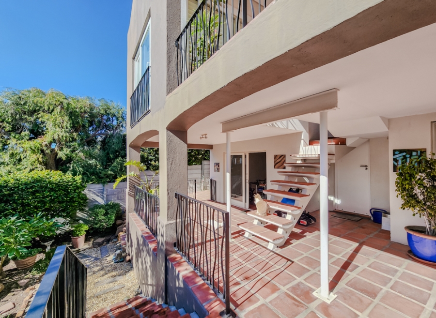 4 Bedroom Property for Sale in Oranjezicht Western Cape